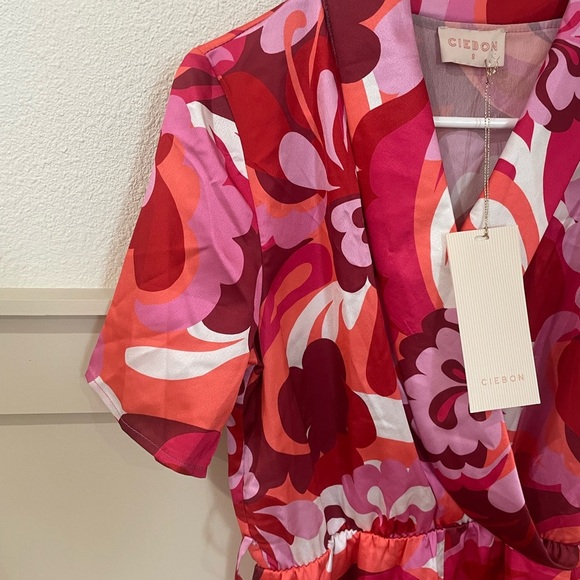 NWT Ciebon Pink Orange Floral Romper 70’s Pattern with Pockets Size Small - Picture 4 of 6